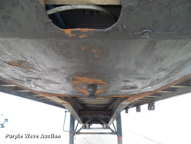 image for item DC2845 1999 Wilson CF-900  flatbed trailer