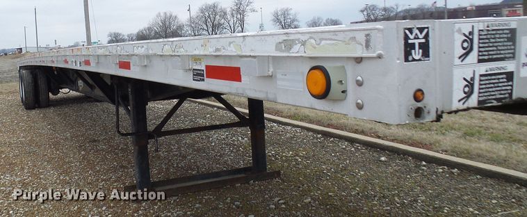image for item DC2845 1999 Wilson CF-900  flatbed trailer