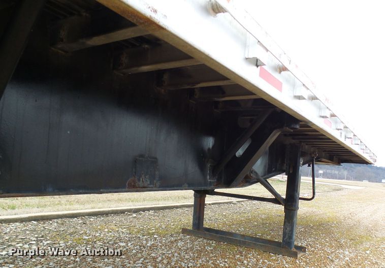 image for item DC2845 1999 Wilson CF-900  flatbed trailer