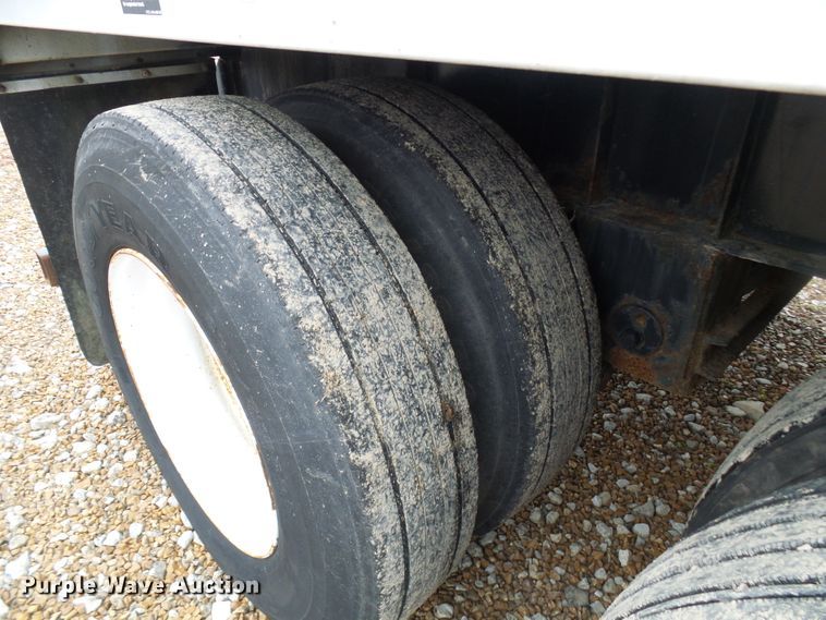 image for item DC2845 1999 Wilson CF-900  flatbed trailer