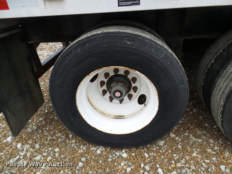 image for item DC2845 1999 Wilson CF-900  flatbed trailer