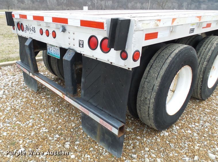 image for item DC2845 1999 Wilson CF-900  flatbed trailer