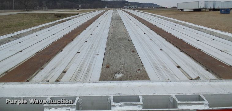 image for item DC2845 1999 Wilson CF-900  flatbed trailer