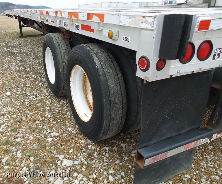 image for item DC2845 1999 Wilson CF-900  flatbed trailer