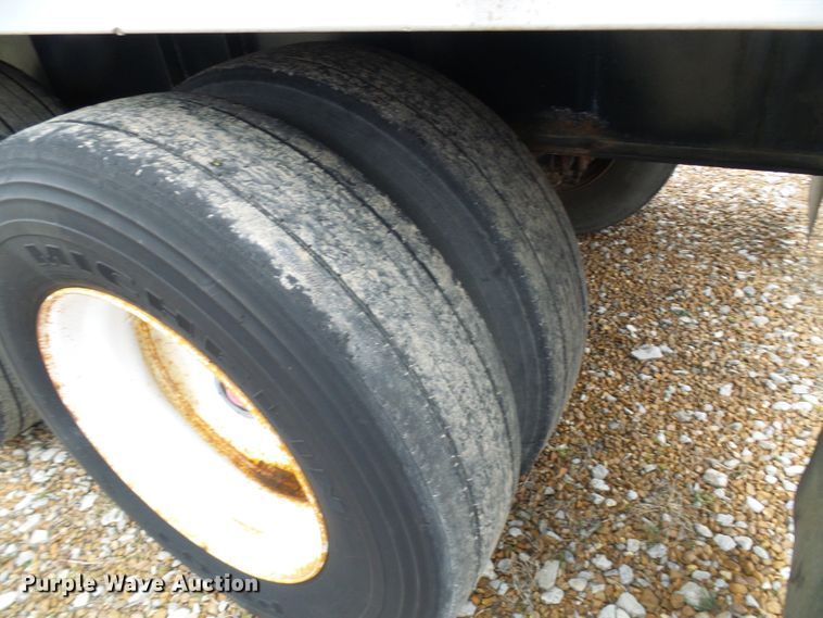 image for item DC2845 1999 Wilson CF-900  flatbed trailer