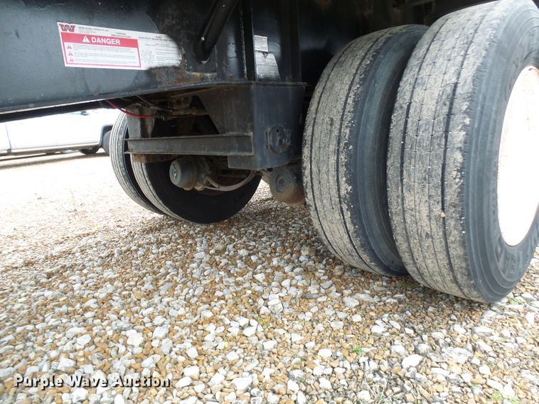 image for item DC2845 1999 Wilson CF-900  flatbed trailer