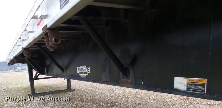 image for item DC2845 1999 Wilson CF-900  flatbed trailer