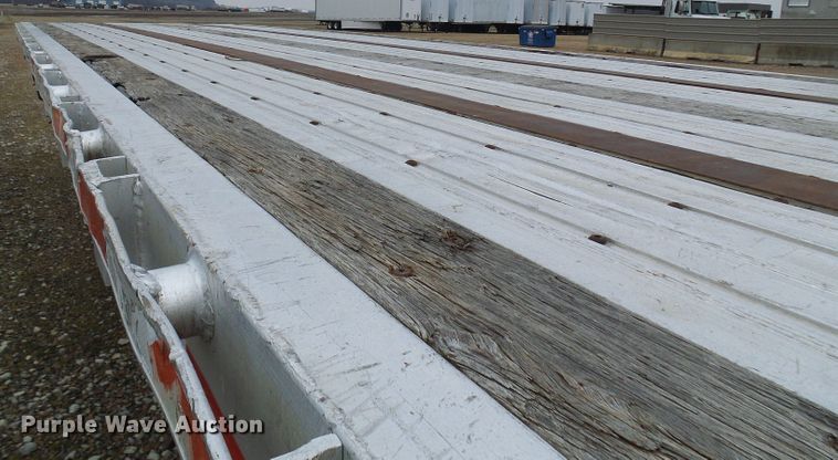 image for item DC2845 1999 Wilson CF-900  flatbed trailer