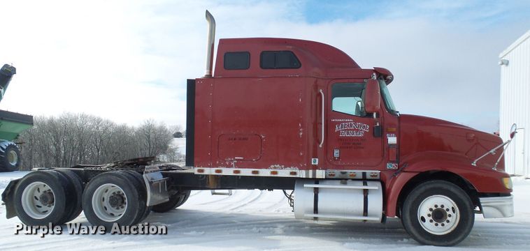 image for item DC2846 2005 International 9400i  semi truck