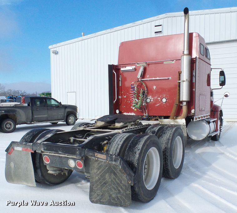 image for item DC2846 2005 International 9400i  semi truck