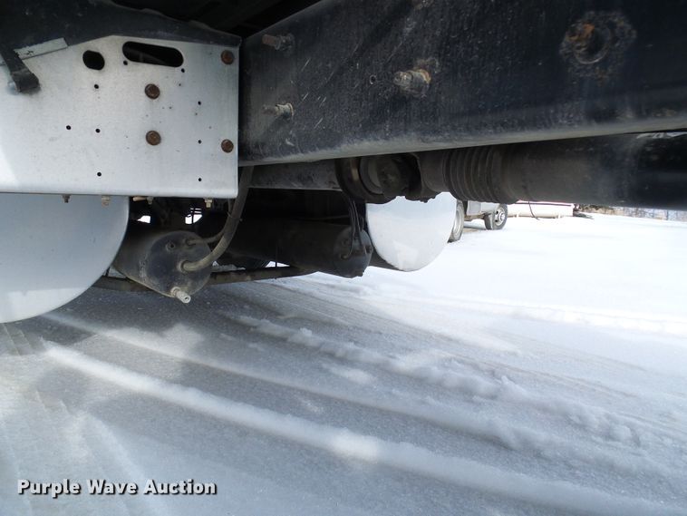 image for item DC2846 2005 International 9400i  semi truck