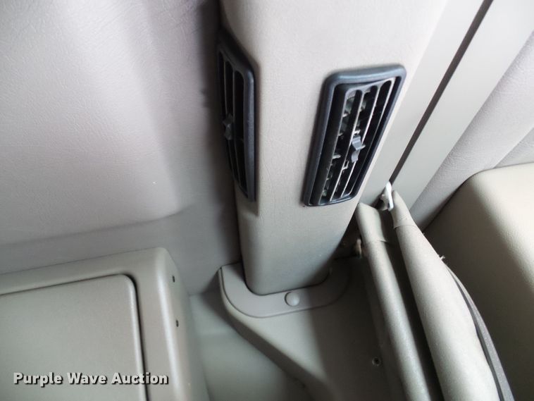 image for item DC2846 2005 International 9400i  semi truck