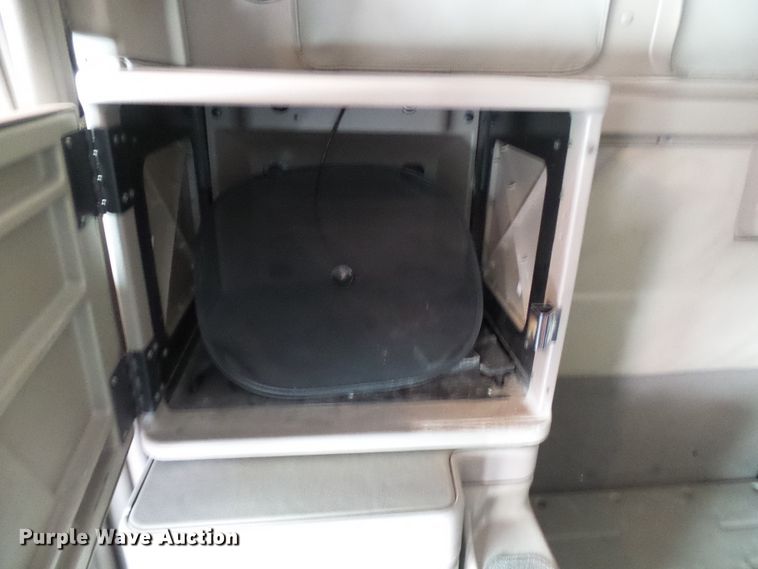 image for item DC2846 2005 International 9400i  semi truck