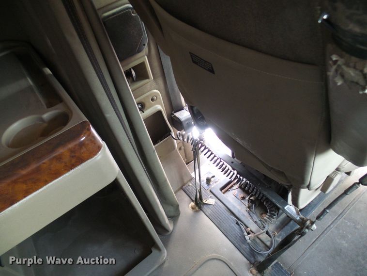 image for item DC2846 2005 International 9400i  semi truck