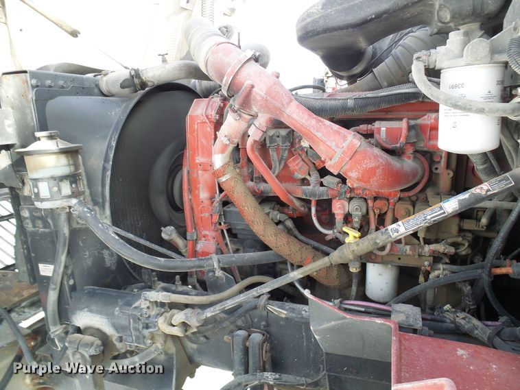 image for item DC2846 2005 International 9400i  semi truck