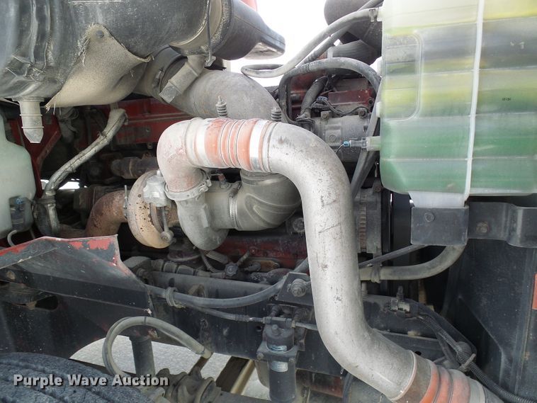 image for item DC2846 2005 International 9400i  semi truck