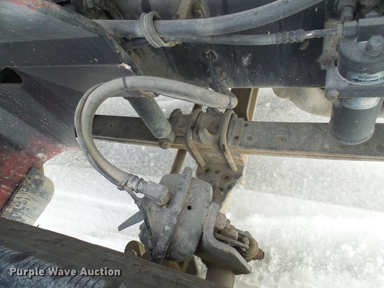 image for item DC2846 2005 International 9400i  semi truck