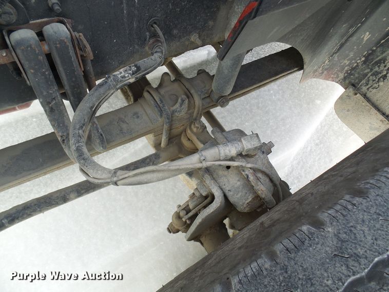 image for item DC2846 2005 International 9400i  semi truck