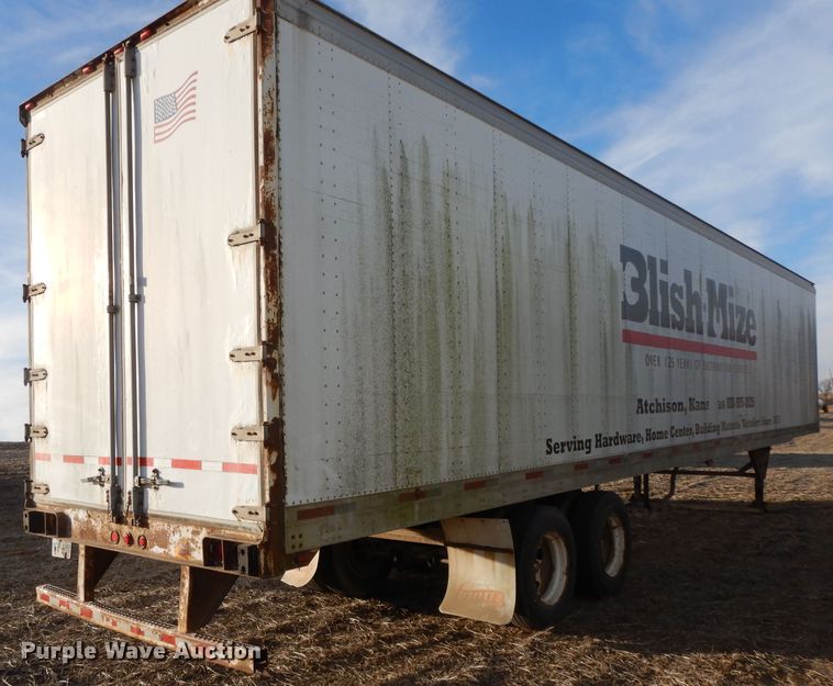 image for item DE2563 1996 Utility VS2DC dry van trailer