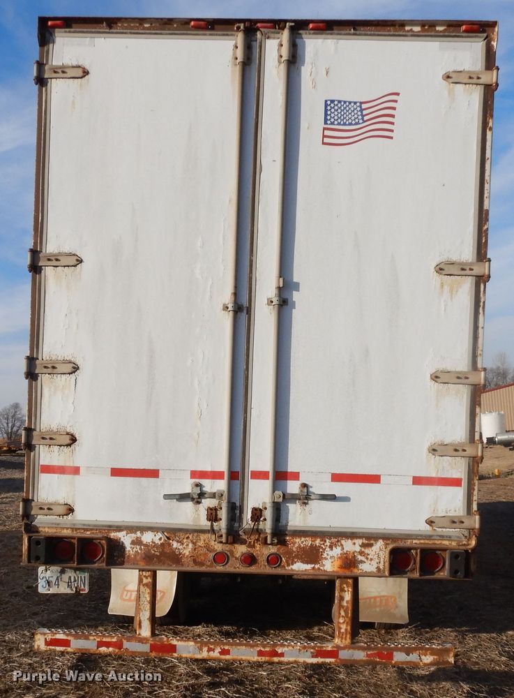 image for item DE2563 1996 Utility VS2DC dry van trailer