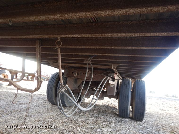 image for item DE2563 1996 Utility VS2DC dry van trailer