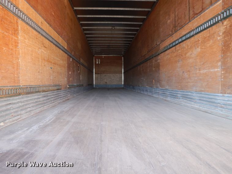 image for item DE2563 1996 Utility VS2DC dry van trailer