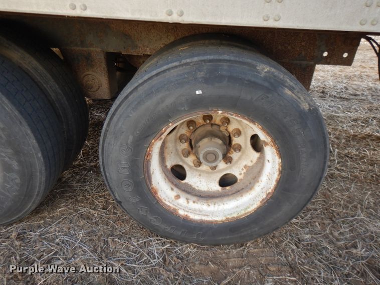 image for item DE2563 1996 Utility VS2DC dry van trailer