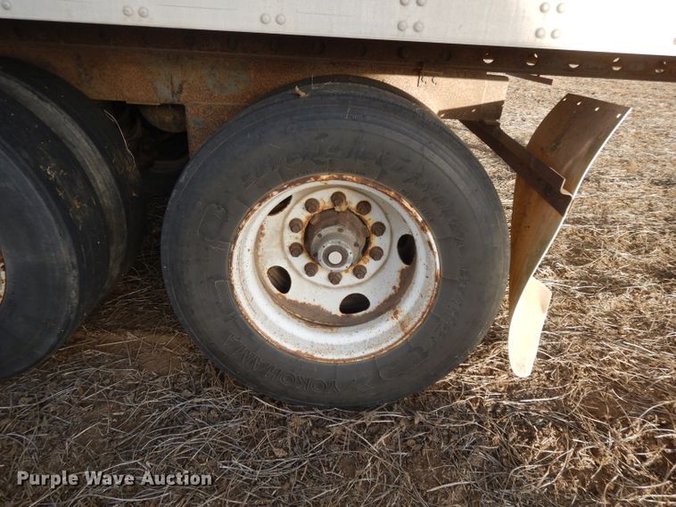 image for item DE2563 1996 Utility VS2DC dry van trailer