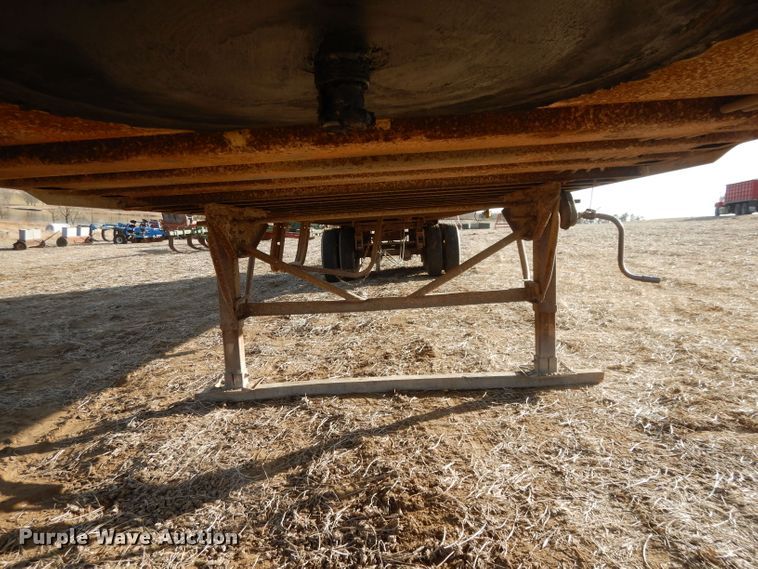 image for item DE2564 1996 Trailmobile 01JA-1UAL dry van trailer