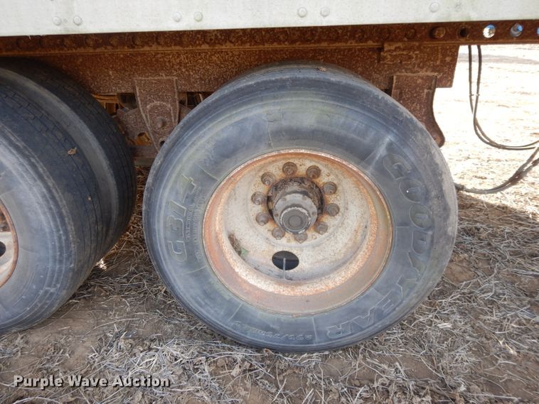 image for item DE2564 1996 Trailmobile 01JA-1UAL dry van trailer