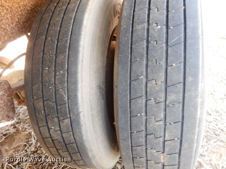 image for item DE2564 1996 Trailmobile 01JA-1UAL dry van trailer