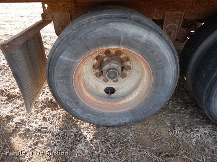 image for item DE2564 1996 Trailmobile 01JA-1UAL dry van trailer