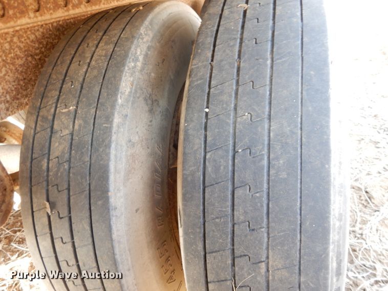 image for item DE2564 1996 Trailmobile 01JA-1UAL dry van trailer