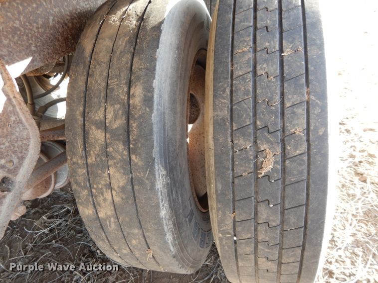 image for item DE2564 1996 Trailmobile 01JA-1UAL dry van trailer