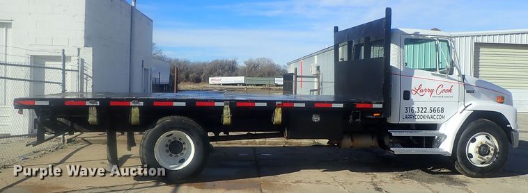 image for item DG2936 2002 Freightliner FL60  flatbed truck