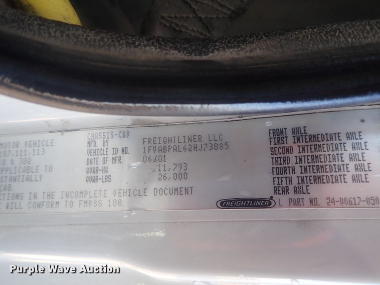 image for item DG2936 2002 Freightliner FL60  flatbed truck