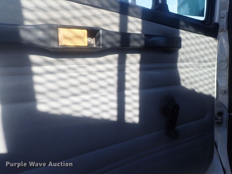 image for item DG2936 2002 Freightliner FL60  flatbed truck