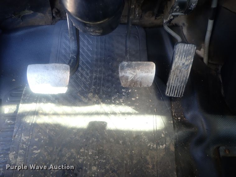 image for item DG2936 2002 Freightliner FL60  flatbed truck