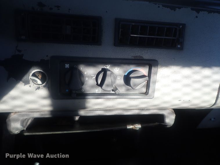 image for item DG2936 2002 Freightliner FL60  flatbed truck