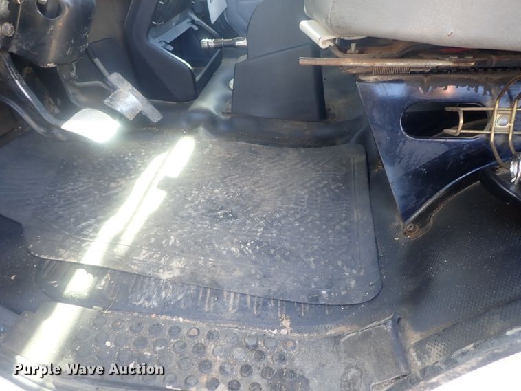 image for item DG2936 2002 Freightliner FL60  flatbed truck