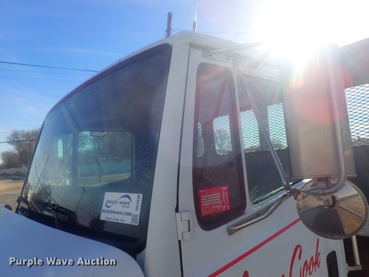 image for item DG2936 2002 Freightliner FL60  flatbed truck