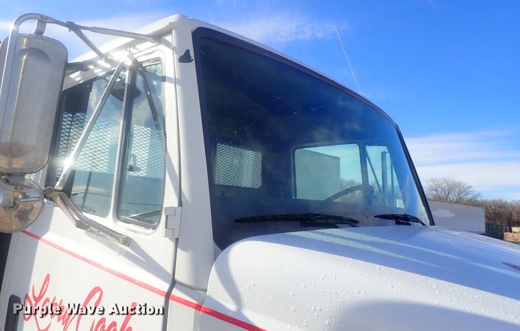 image for item DG2936 2002 Freightliner FL60  flatbed truck