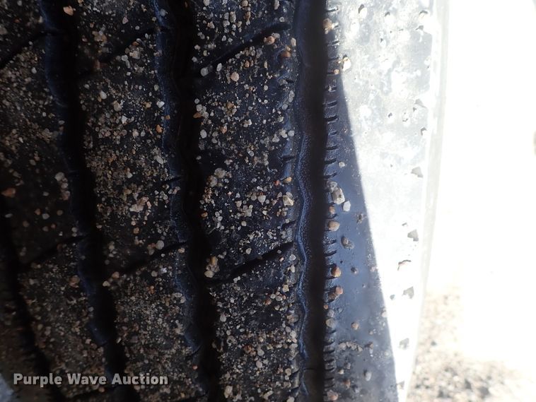 image for item DG2936 2002 Freightliner FL60  flatbed truck