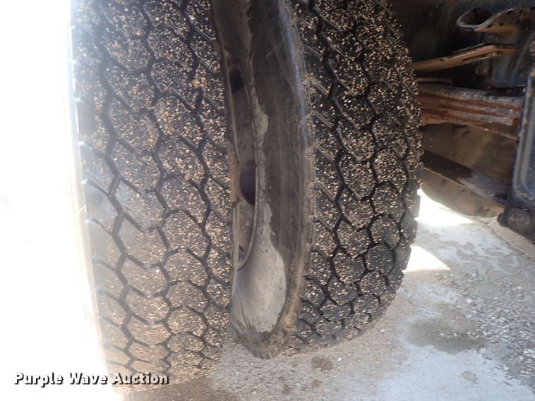 image for item DG2936 2002 Freightliner FL60  flatbed truck