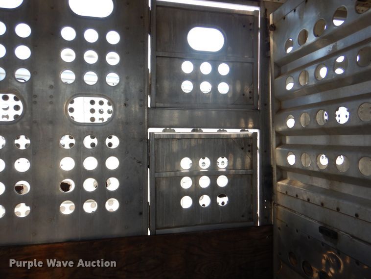 image for item DH5414 1991 Merritt livestock trailer