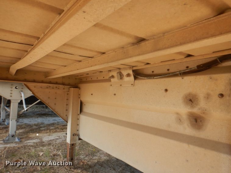 image for item DH5414 1991 Merritt livestock trailer