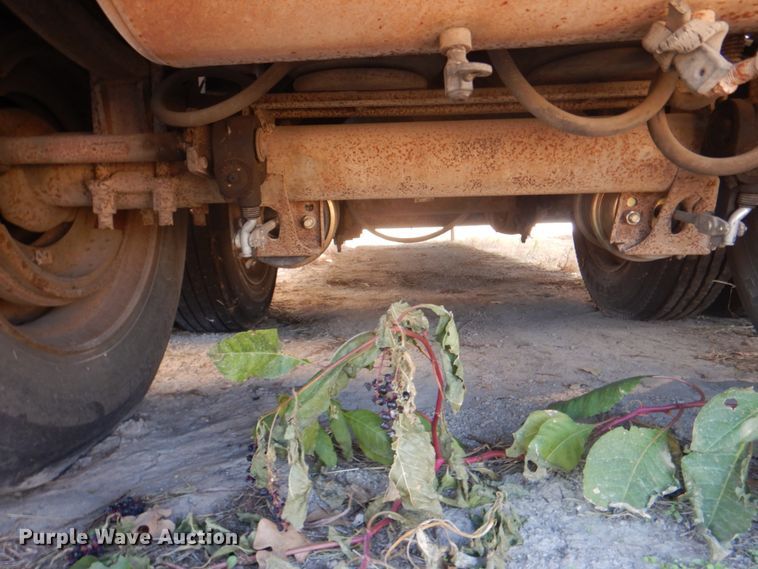 image for item DH5414 1991 Merritt livestock trailer