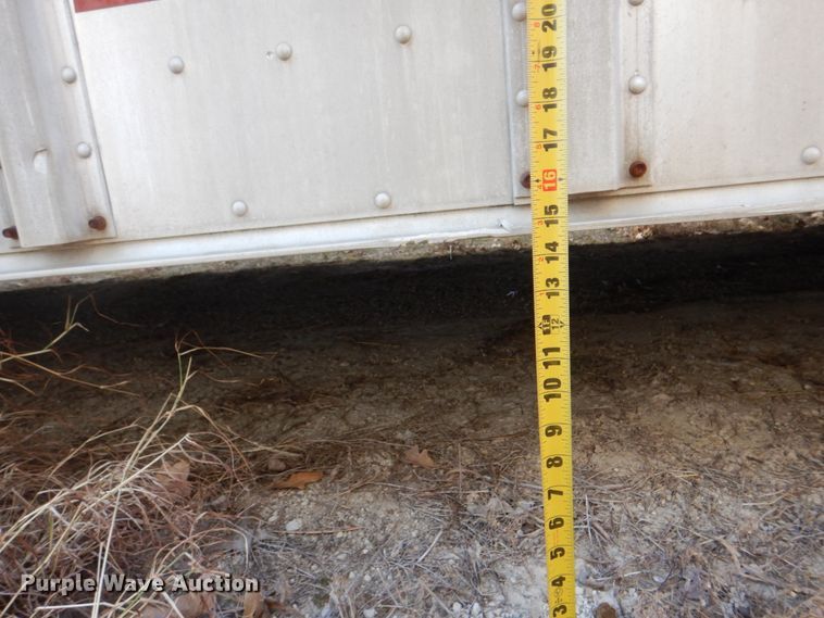 image for item DH5414 1991 Merritt livestock trailer