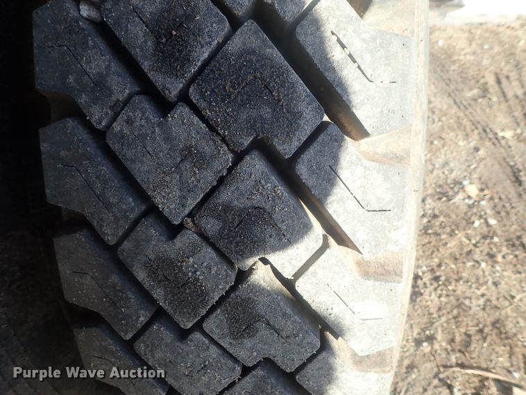 image for item DI7410 2008 Kenworth T300  dump flatbed truck