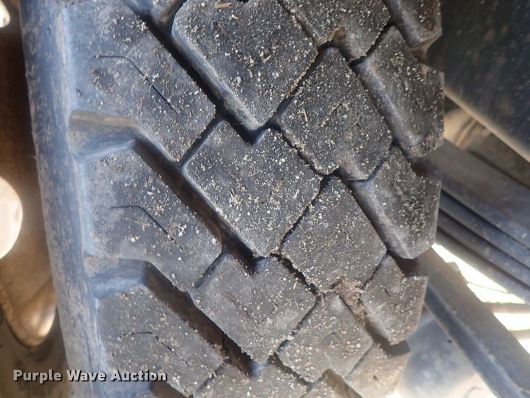 image for item DI7410 2008 Kenworth T300  dump flatbed truck